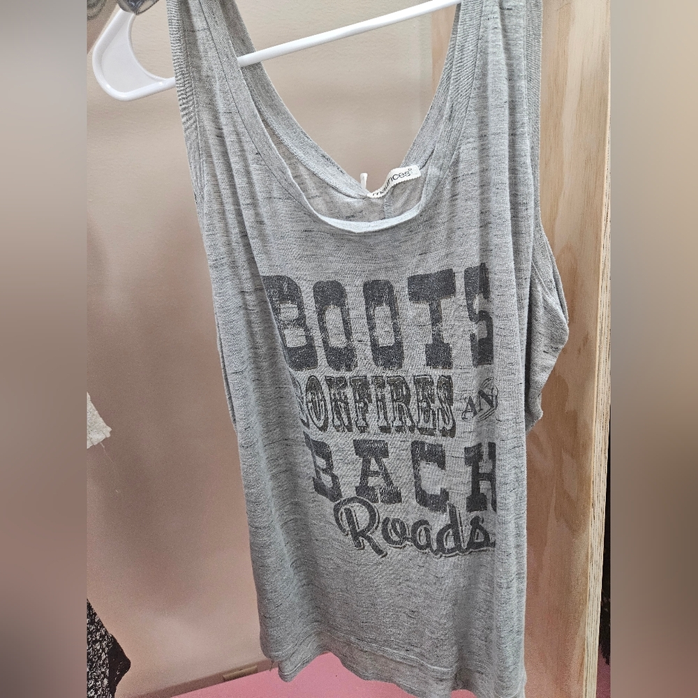 Graphic tank